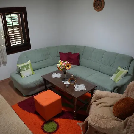 Mountain Retreat Nebeska Tisina Holiday home Kleuta